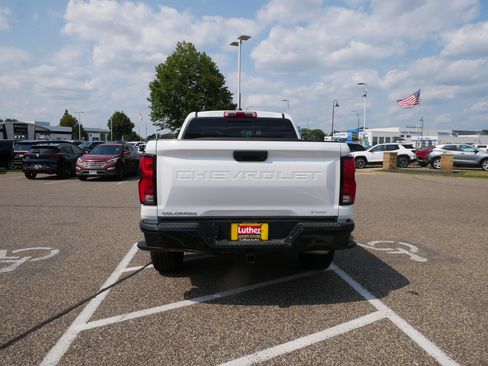 Used 2026 Chevrolet Colorado Z71 w/ Technology Package AWD/4WD image 5