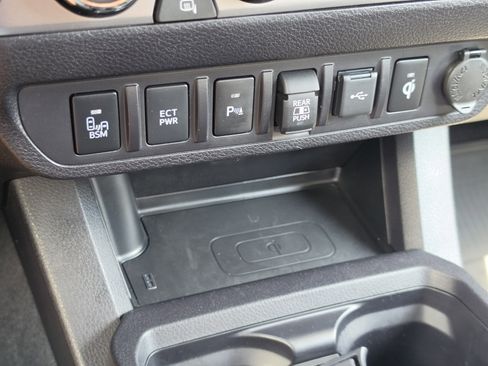 Certified 2022 Toyota Tacoma Limited AWD/4WD image 22