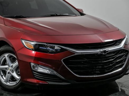 Used 2024 Chevrolet Malibu RS image 2