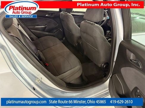 Used 2017 Chevrolet Cruze LT w/ Sun And Sound Package FWD image 32