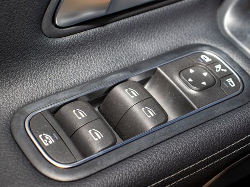 Used 2023 Mercedes-Benz CLA 250 image 25