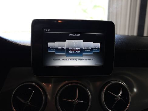 Used 2016 Mercedes-Benz CLA 250 image 19