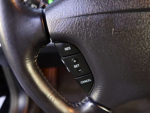 Used 2004 Ford Thunderbird Deluxe image 24