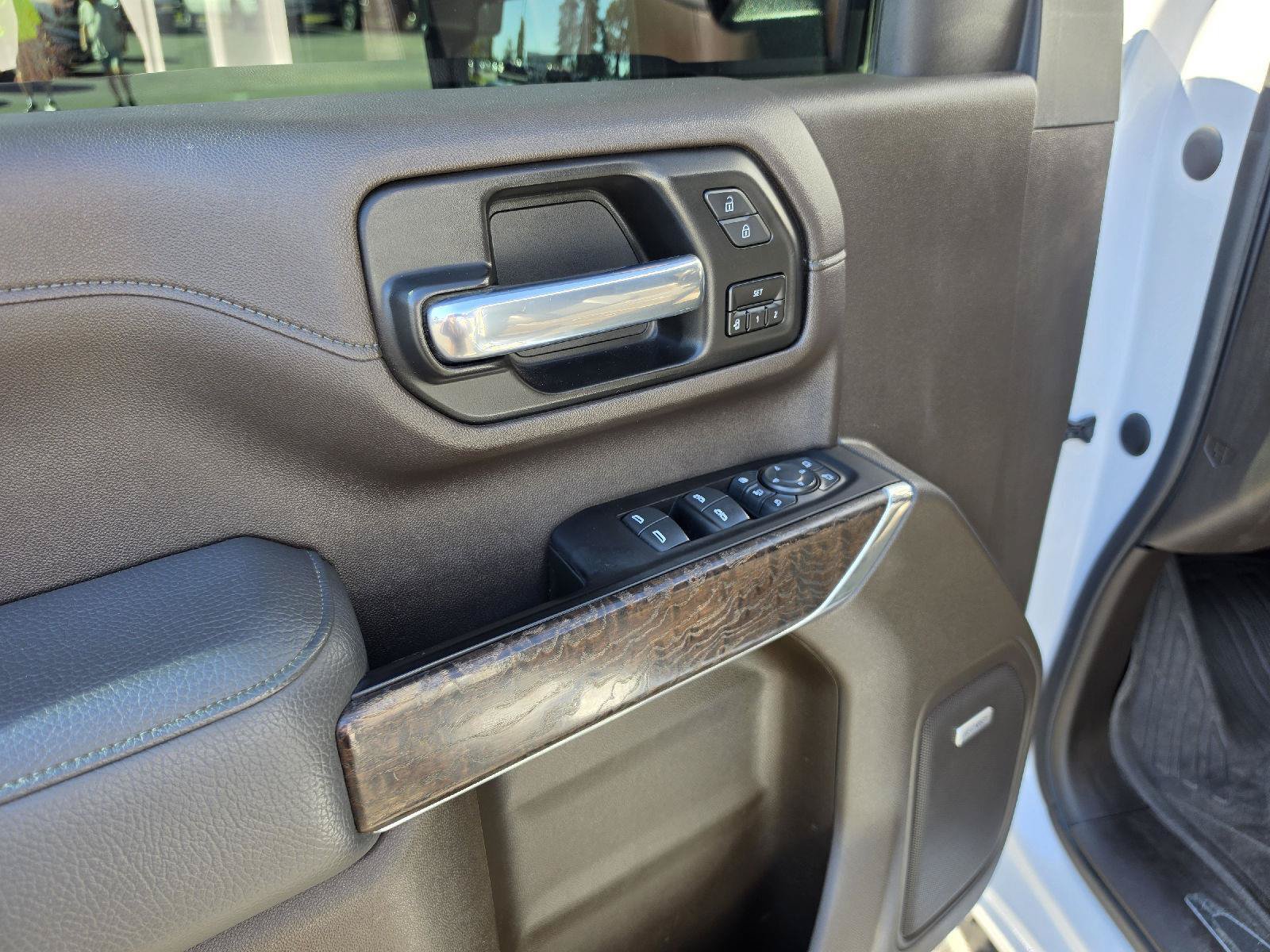 Used 2022 GMC Sierra 3500 Denali w/ Denali Ultimate Package AWD/4WD image 16