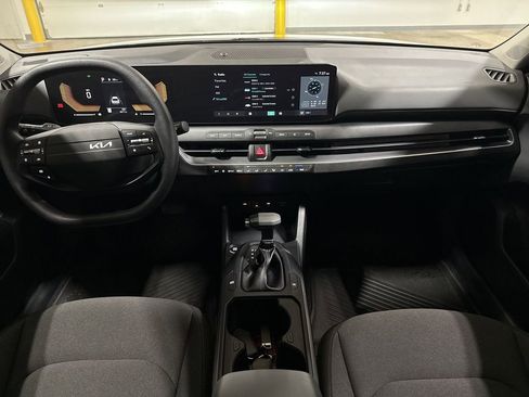 Used 2025 Kia K4 FWD image 10
