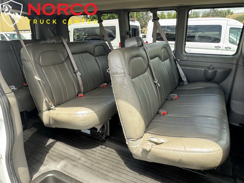 Used 2021 Chevrolet Express 3500 LS RWD image 3