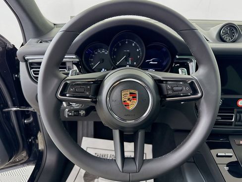 Certified 2025 Porsche Macan image 15