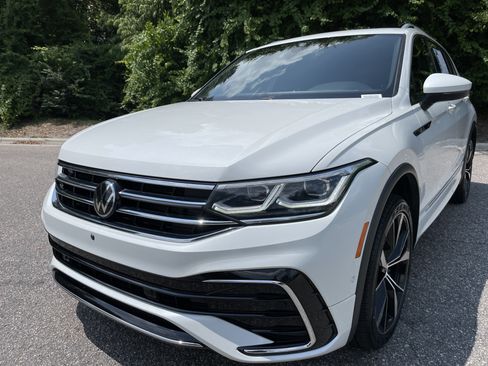 Used 2024 Volkswagen Tiguan SEL R-Line AWD/4WD image 5