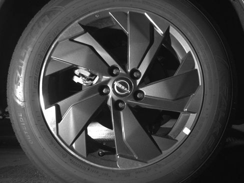 Used 2025 Nissan Rogue SV image 15