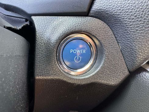 Certified 2022 Toyota RAV4 XLE w/ Convenience Package AWD/4WD image 34