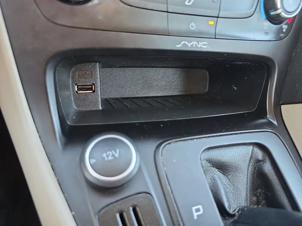 Used 2015 Ford Focus SE FWD image 24