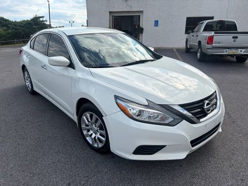 Used 2017 Nissan Altima 2.5 S w/ Power Driver Seat Package FWD image 1