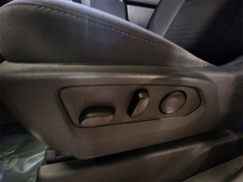 Certified 2023 Chevrolet Silverado 1500 Custom image 13