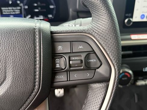 Used 2025 Toyota Tacoma TRD Sport AWD/4WD image 16