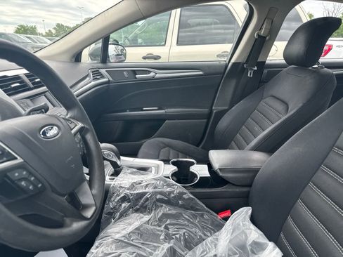 Used 2014 Ford Fusion SE FWD image 32
