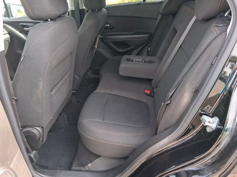 Used 2022 Chevrolet Trax LS w/ Tint and Cruise Package AWD/4WD image 20