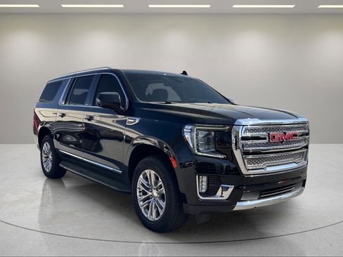 Used 2024 GMC Yukon XL SLT w/ SLT Luxury Package AWD/4WD image 7