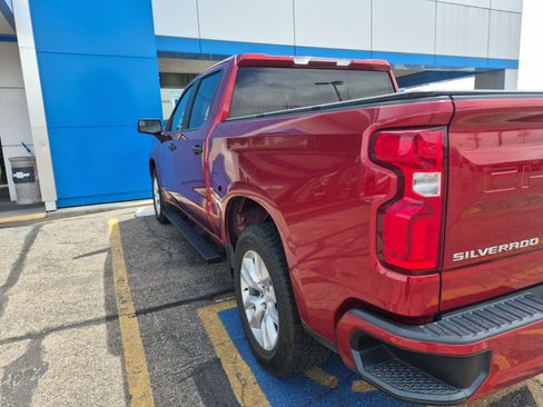 Used 2021 Chevrolet Silverado 1500 Custom image 3