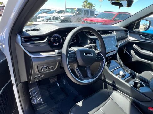New 2026 Jeep Grand Cherokee L Limited w/ Limited Altitude Package AWD/4WD image 18
