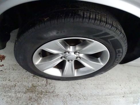 Used 2017 Dodge Challenger SXT image 23