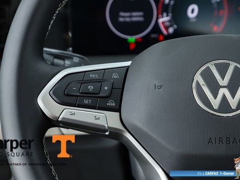 Used 2025 Volkswagen Tiguan SE FWD image 59
