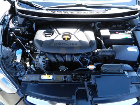 Used 2012 Hyundai Elantra GLS w/ Preferred Pkg 3 image 22