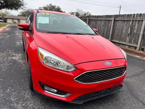 Used 2015 Ford Focus SE w/ SE Sport Package FWD image 8