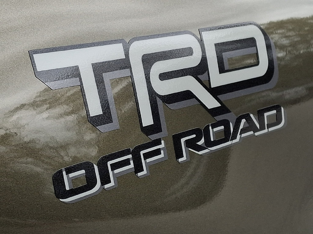 Used 2024 Toyota Tacoma TRD Off-Road w/ TRD Off Road Upgrade Package AWD/4WD image 31