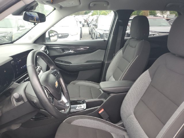 Used 2024 Chevrolet TrailBlazer LT w/ LT Cold Weather Package FWD image 15