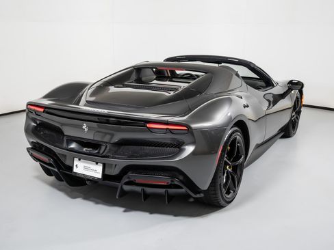 Used 2023 Ferrari 296 GTS RWD image 2