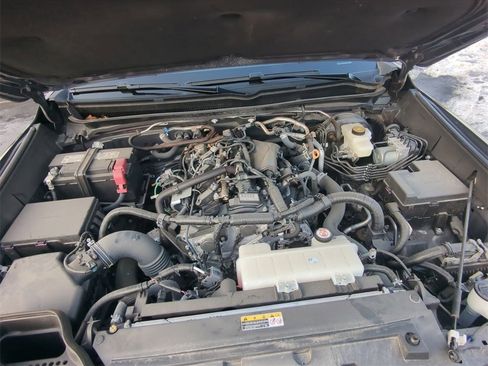 Used 2024 Toyota Tacoma TRD Off-Road w/ TRD Off Road Premium Package image 32