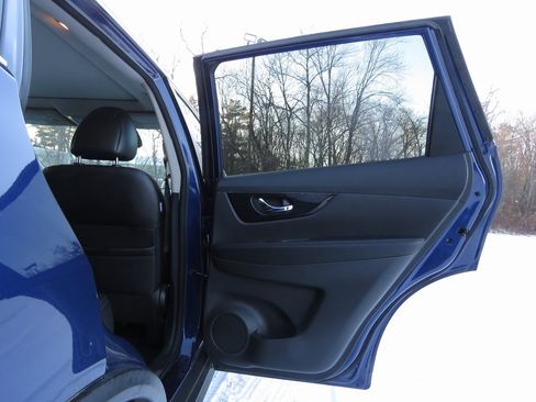 Used 2017 Nissan Rogue SL w/ SL Premium Package image 15