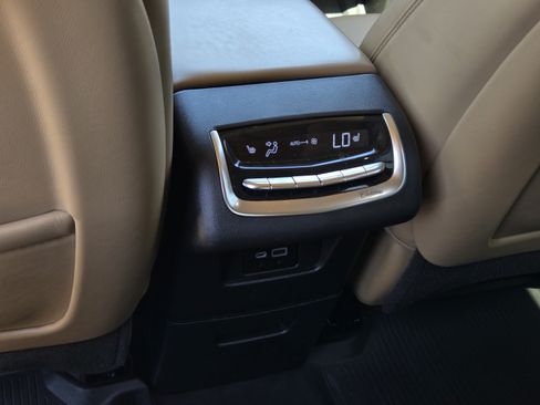 Used 2022 Cadillac XT6 Premium Luxury w/ Platinum Package FWD image 28