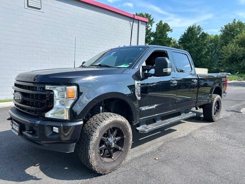 Used 2022 Ford F250 XLT w/ Black Appearance Package AWD/4WD image 14