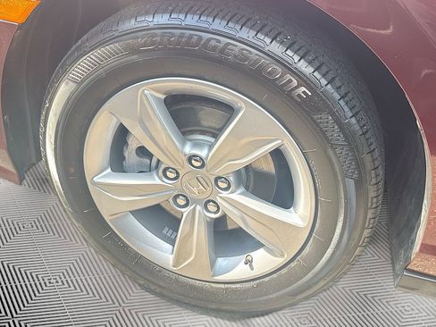 Used 2018 Honda Odyssey EX-L image 32