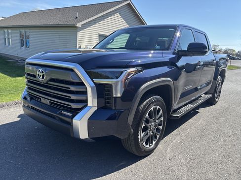Used 2024 Toyota Tundra Limited AWD/4WD image 7