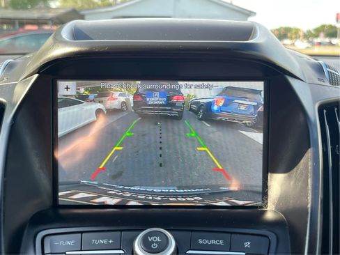 Used 2019 Ford Escape SE image 31