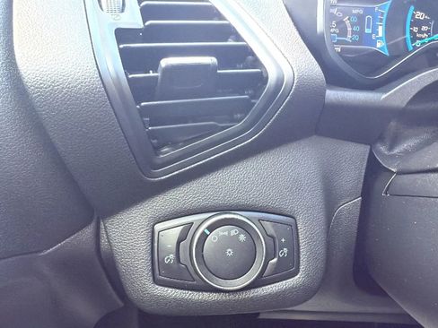 Used 2017 Ford C-MAX Energi SE image 15