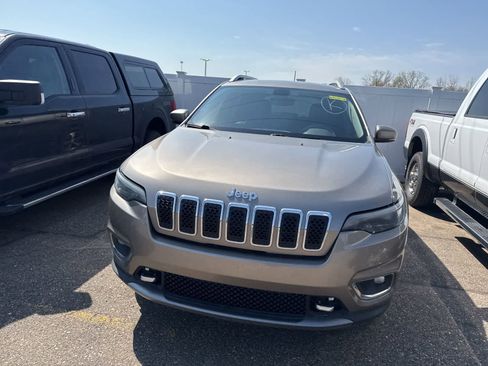 Used 2021 Jeep Cherokee Limited w/ Elite Package image 4