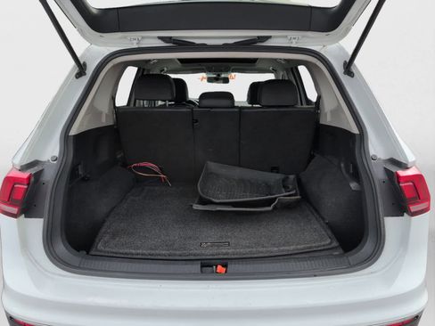 Used 2018 Volkswagen Tiguan SE image 22