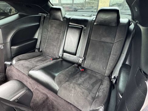 Used 2016 Dodge Challenger R/T Scat Pack RWD image 37