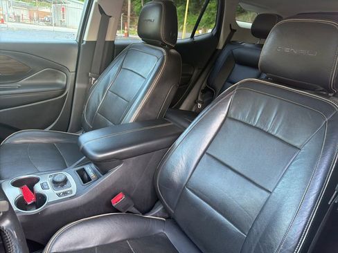 Used 2020 GMC Terrain Denali w/ Denali Premium Package AWD/4WD image 10