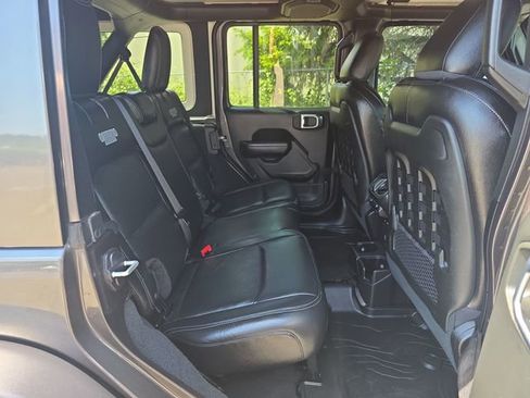 Used 2020 Jeep Wrangler Unlimited Rubicon AWD/4WD image 10