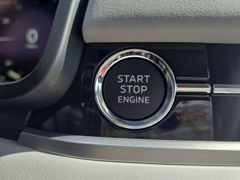 New 2025 Mitsubishi Outlander AWD image 22