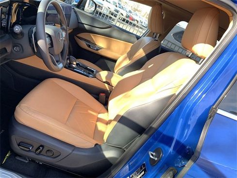 Used 2024 Lexus NX 300h AWD w/ Luxury Package image 18