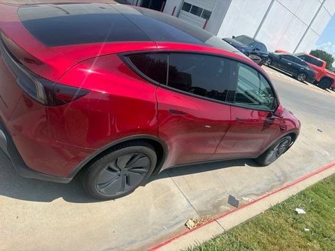 Used 2026 Tesla Model Y Long Range AWD/4WD image 3