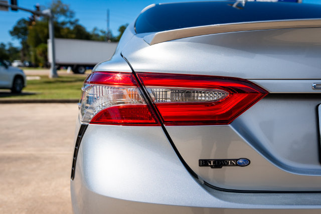 Used 2018 Toyota Camry SE w/ Audio Package FWD image 16