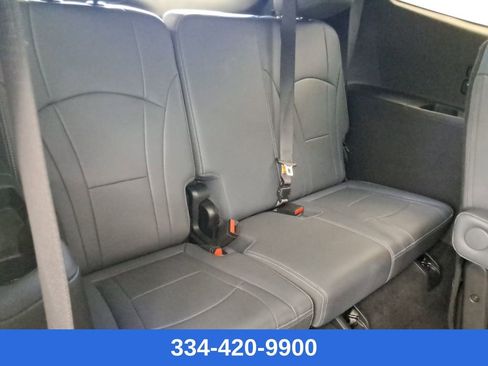 Used 2024 Buick Enclave Premium image 22