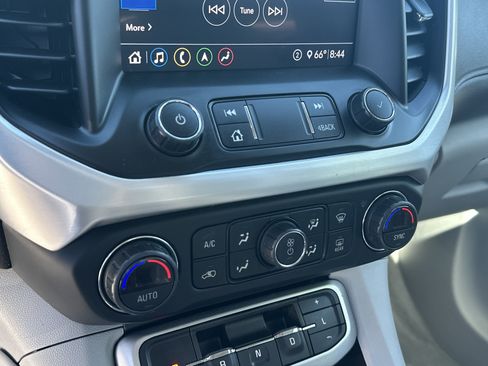 Used 2020 GMC Acadia SLT w/ LPO, Floor Liner Package AWD/4WD image 27
