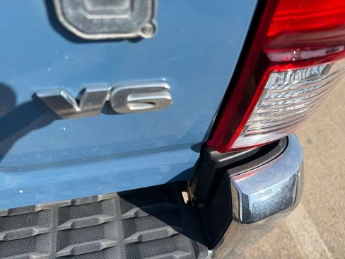 Used 2019 Toyota Tacoma TRD Off-Road AWD/4WD image 5